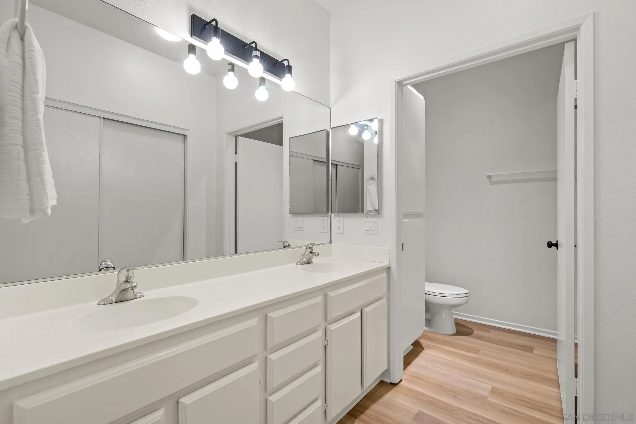 Photo #6: 250041363 Listing 