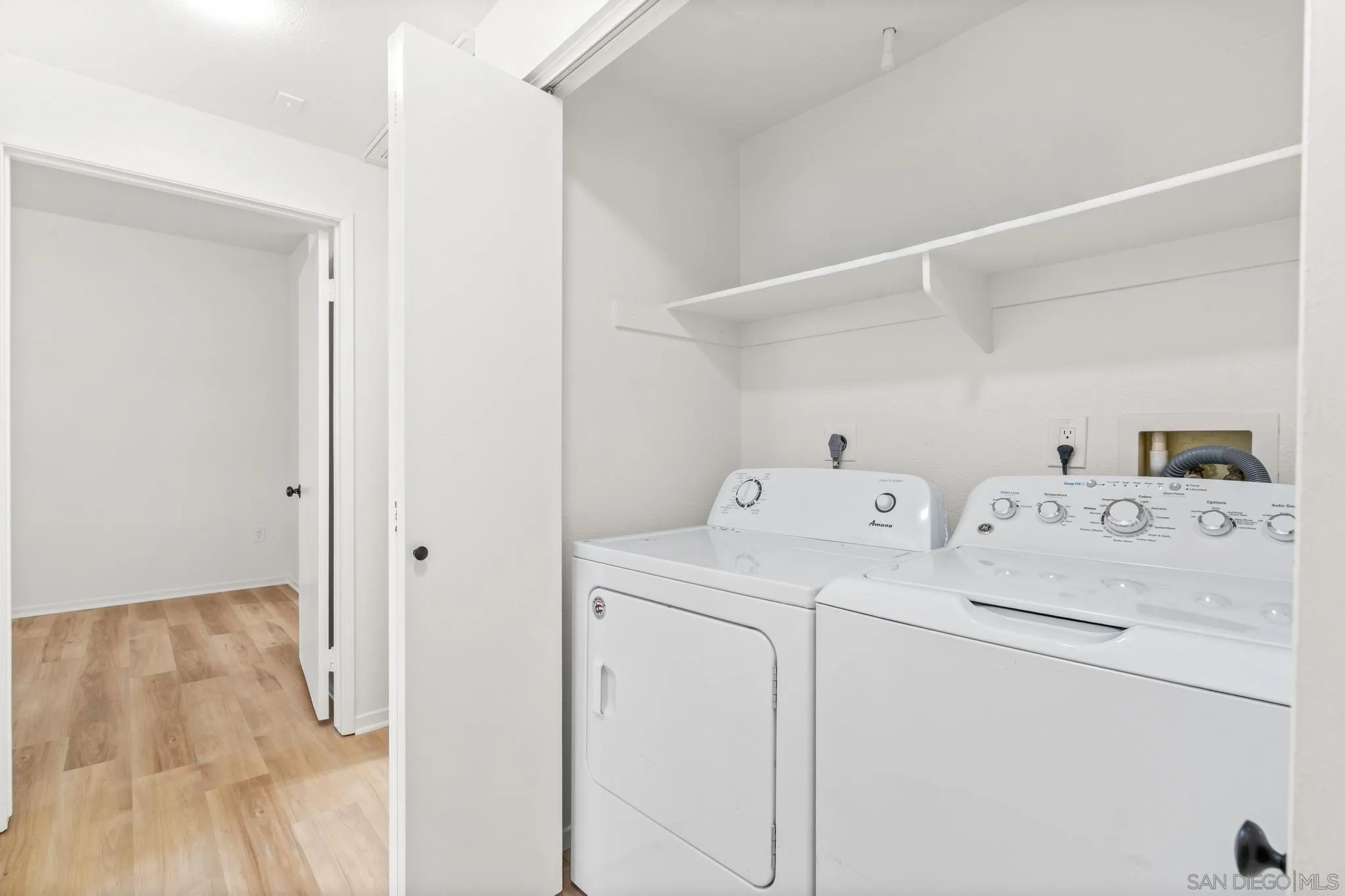 https://cdn.realtyfeed.com/cdn/127/250041363/a06539b6f45ca6cfc62ef67b854e6277.webp