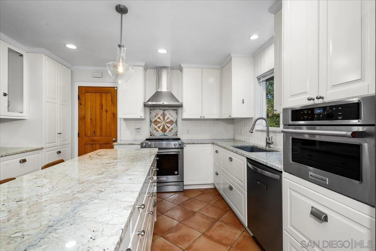 https://cdn.realtyfeed.com/cdn/127/250041364/553f91bb2ebf7c27a81c7ace2f97b001.webp