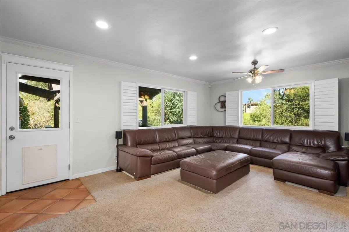 https://cdn.realtyfeed.com/cdn/127/250041364/5735b8c470425b46fdc0ce10d781b7f3.webp