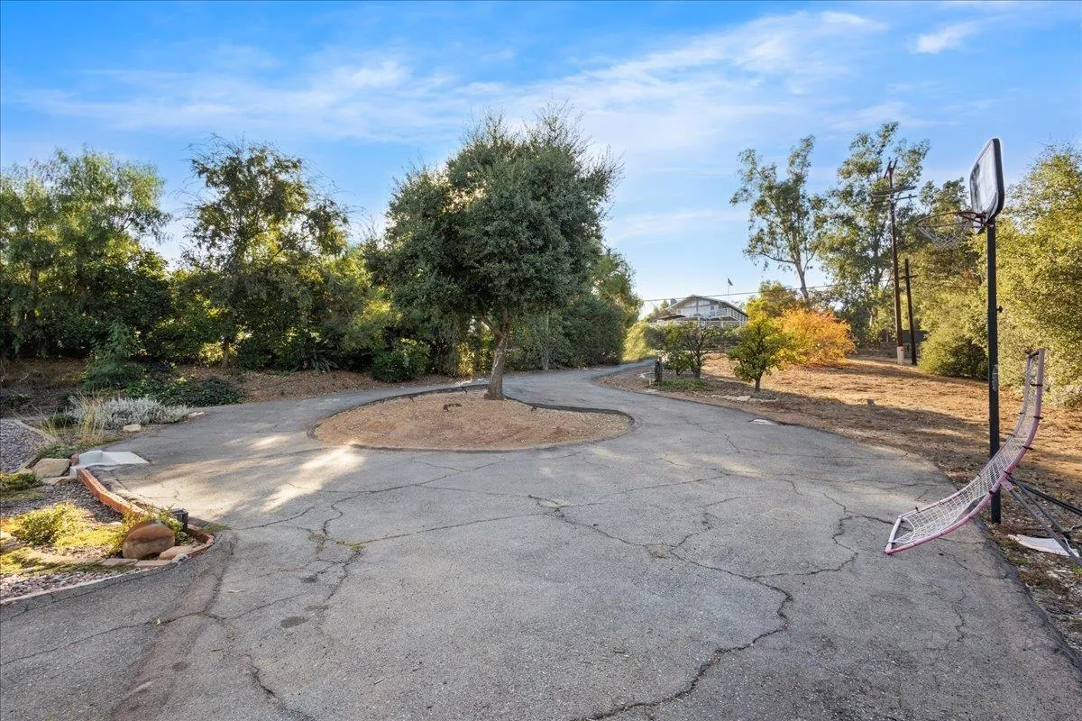 https://cdn.realtyfeed.com/cdn/127/250041364/8e2bcf288e4b7b920b7986698d05334c.webp