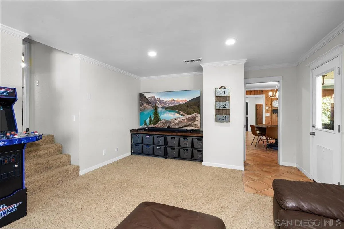 https://cdn.realtyfeed.com/cdn/127/250041364/fc402fae3be24d7cf2464e2d6cd604f2.webp