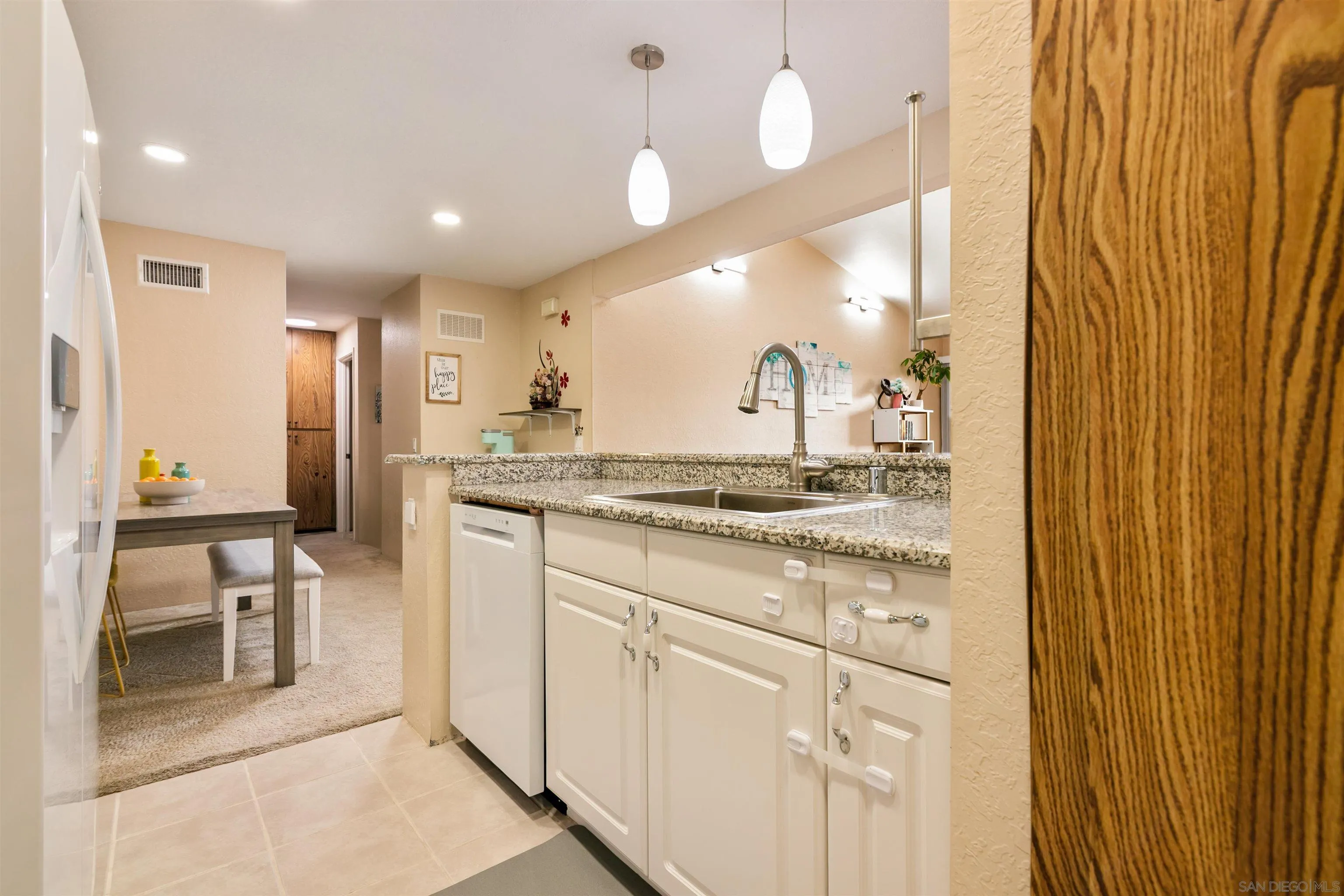 https://cdn.realtyfeed.com/cdn/127/250041367/b5390913cd4e66ca316e96306cd0b95e.webp