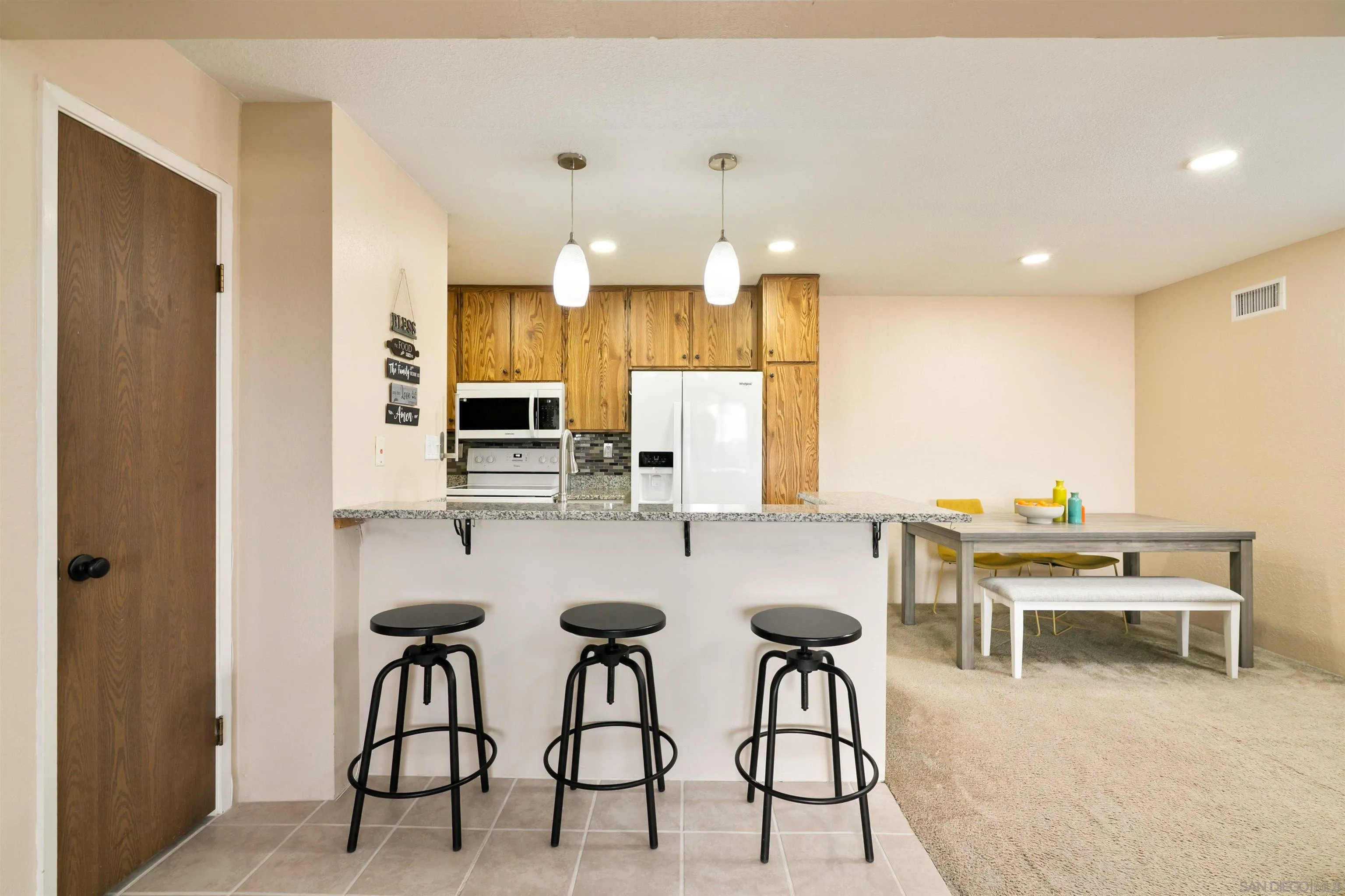 https://cdn.realtyfeed.com/cdn/127/250041367/db8efd415ac53e344d21849e726b8565.webp
