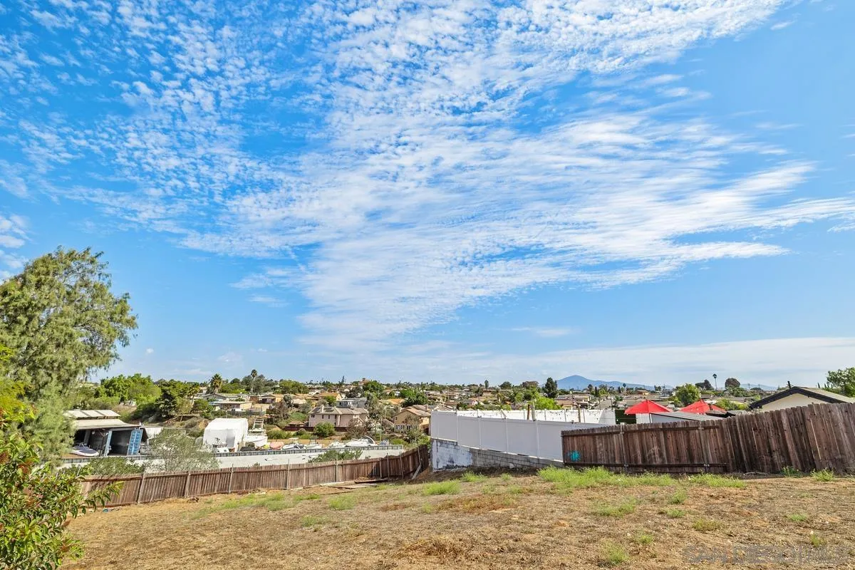 https://cdn.realtyfeed.com/cdn/127/250041369/df9c8a67fe7121e5bf861c8206f90d1b.webp