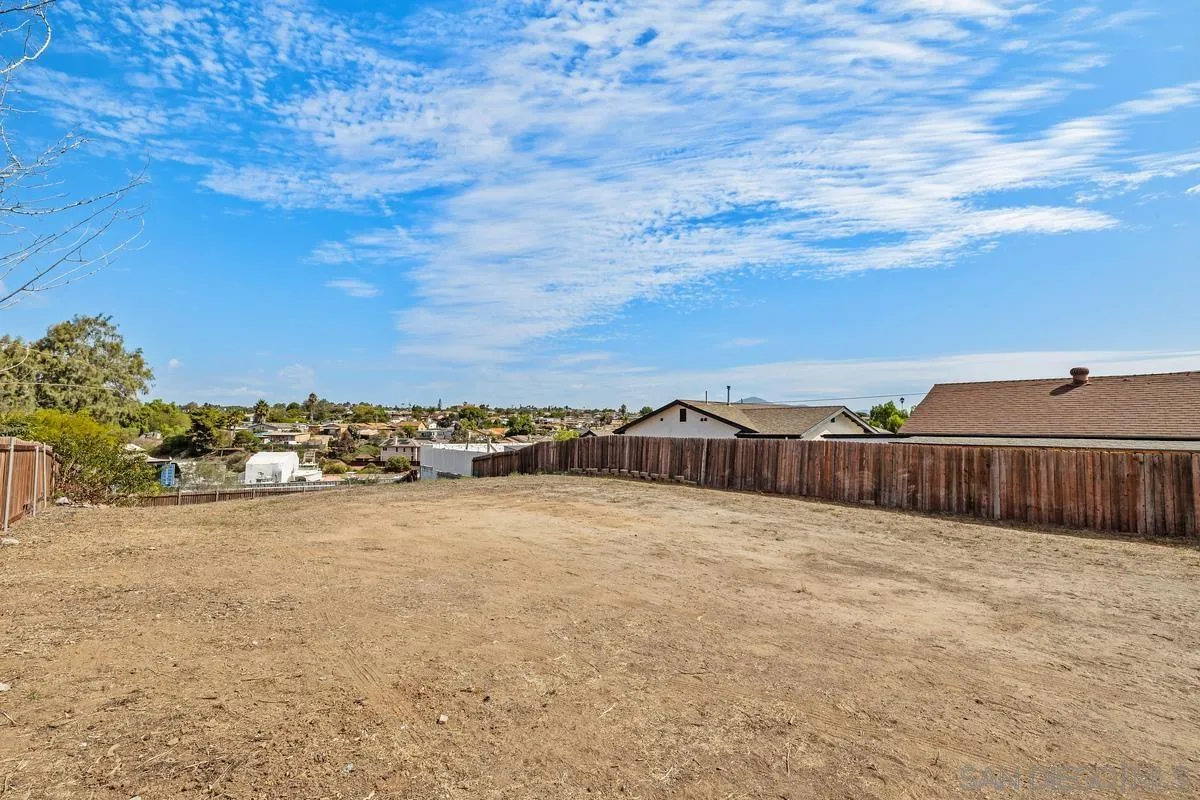 https://cdn.realtyfeed.com/cdn/127/250041369/ef7da20aee80763d060b1b91b660b102.webp