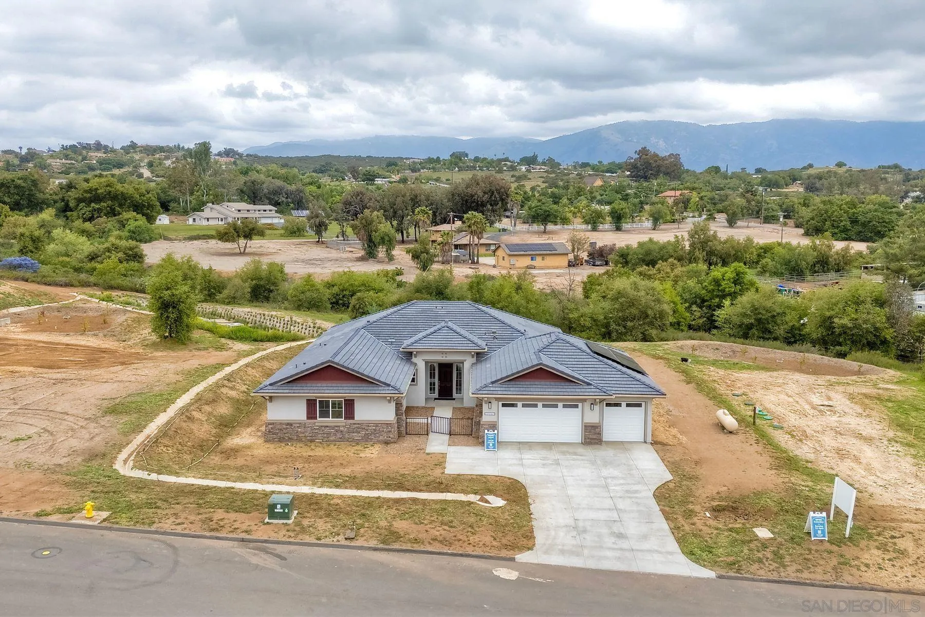 https://cdn.realtyfeed.com/cdn/127/250041377/d056545e5217d6b314cfb86576d1d1cd.webp