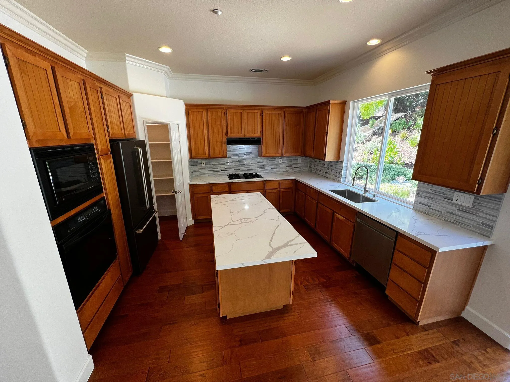 https://cdn.realtyfeed.com/cdn/127/250041382/2e3652dea26ce2b59c03634acc3e13f4.webp