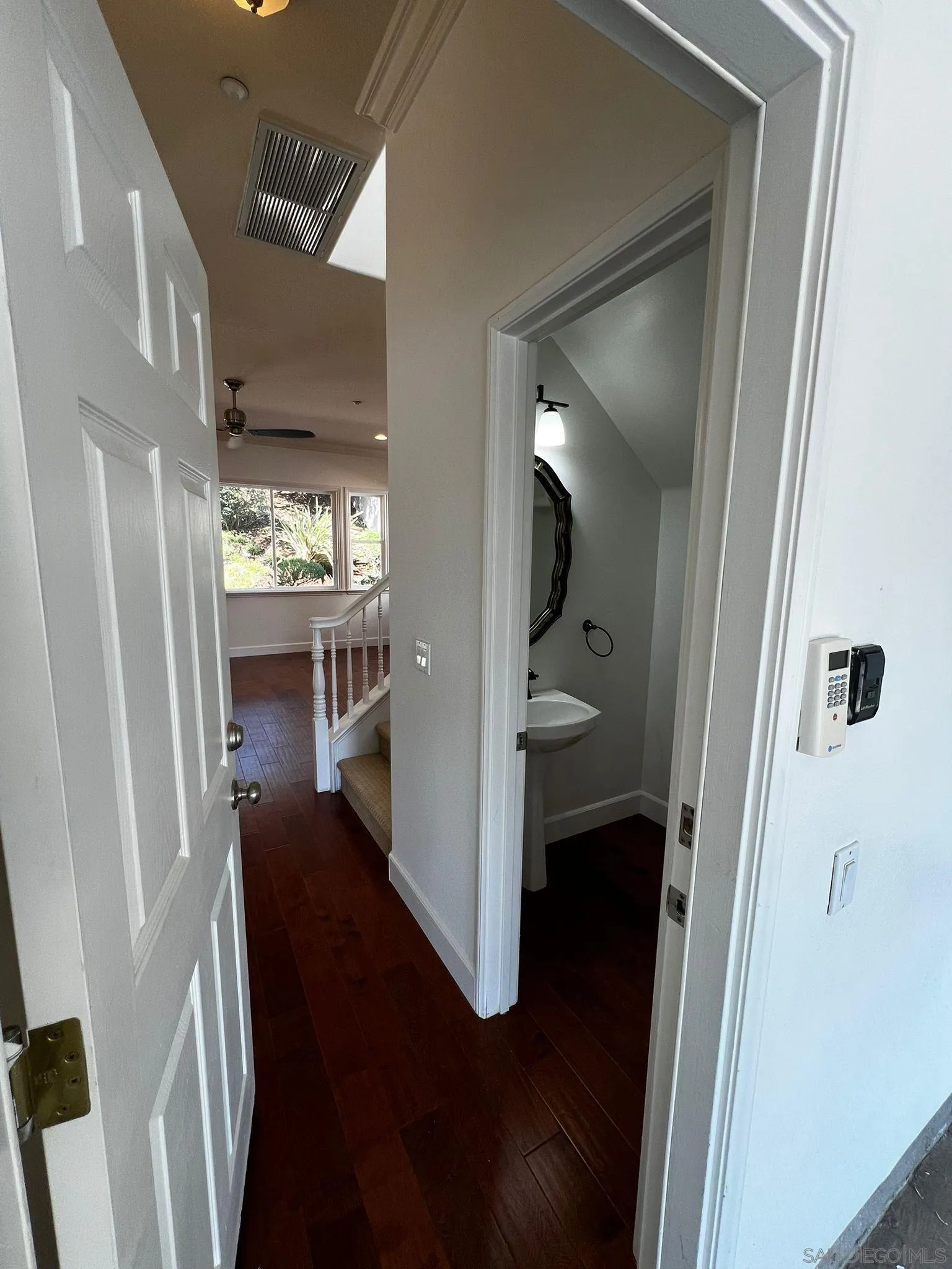 https://cdn.realtyfeed.com/cdn/127/250041382/354e1feec29d93321cec492de82f9519.webp