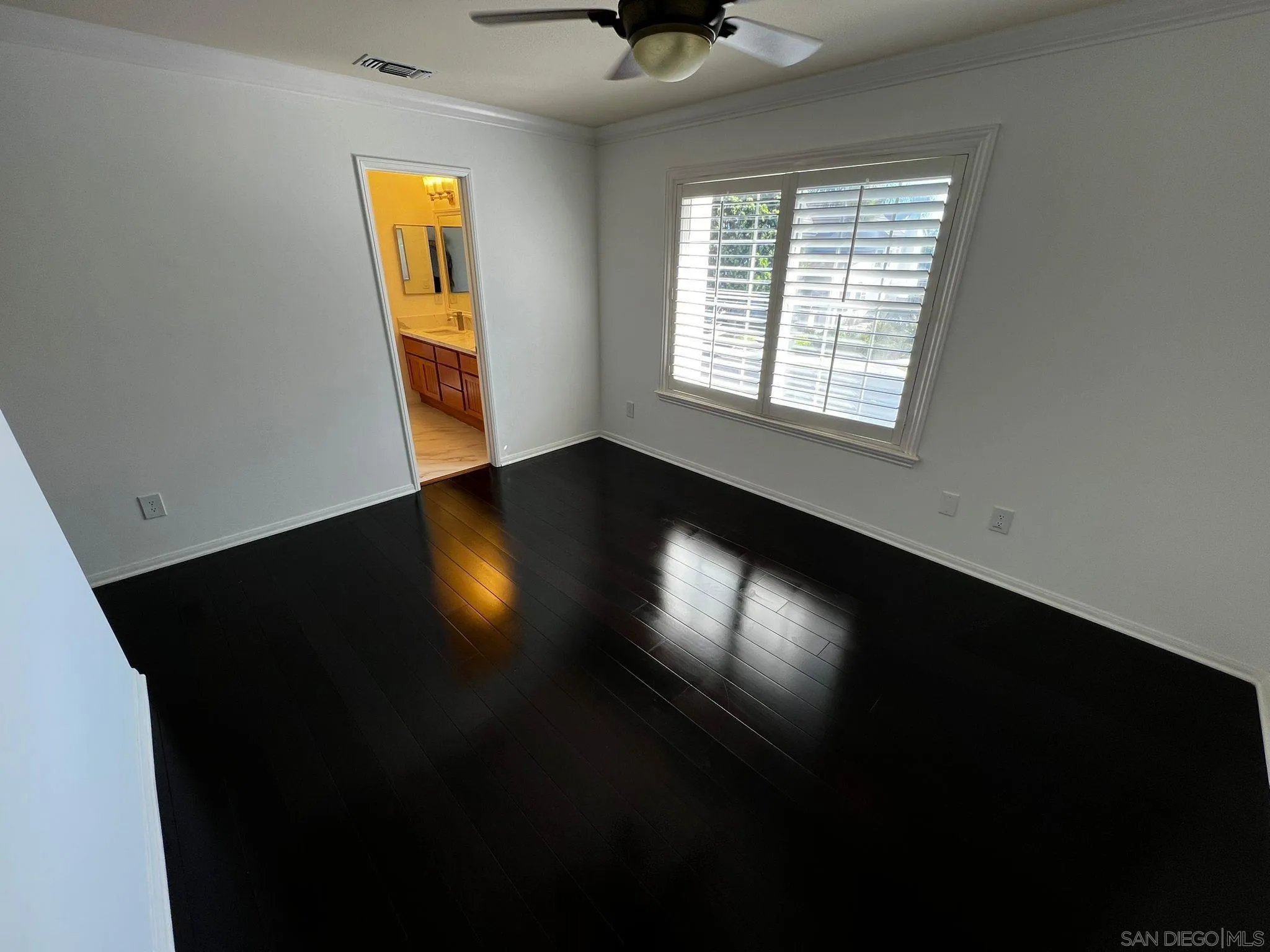 https://cdn.realtyfeed.com/cdn/127/250041382/cfd8376a4d75da0a8b86419609ba4e33.webp