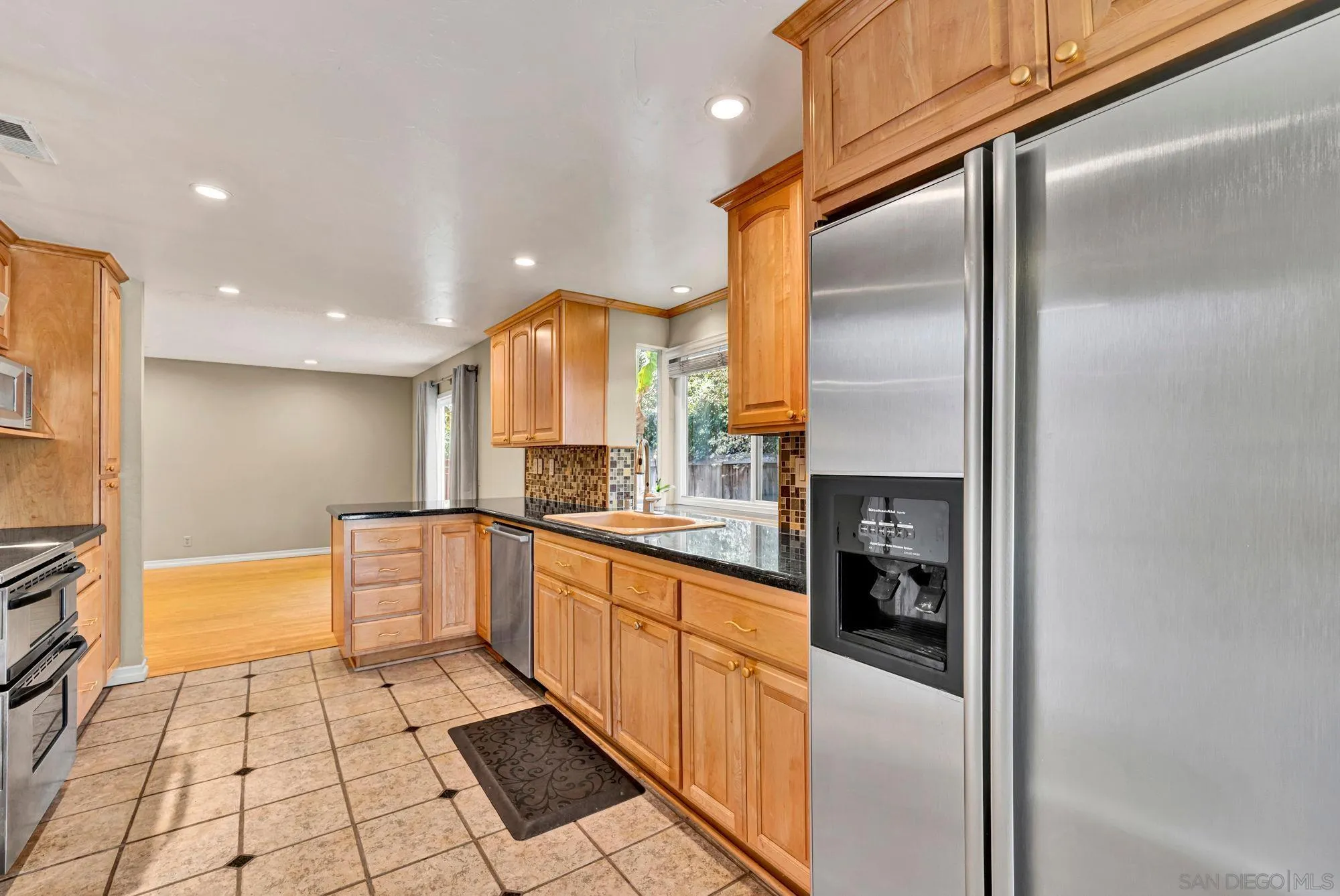 https://cdn.realtyfeed.com/cdn/127/250041383/0a11df501b66f5191079e3babee9b54a.webp