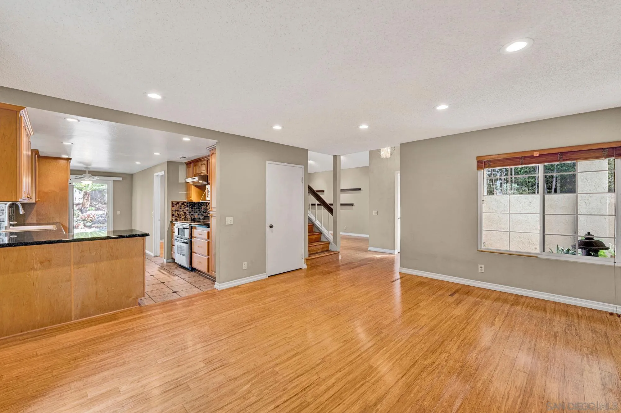 https://cdn.realtyfeed.com/cdn/127/250041383/2602f44c048724df766ae438e85f34f9.webp
