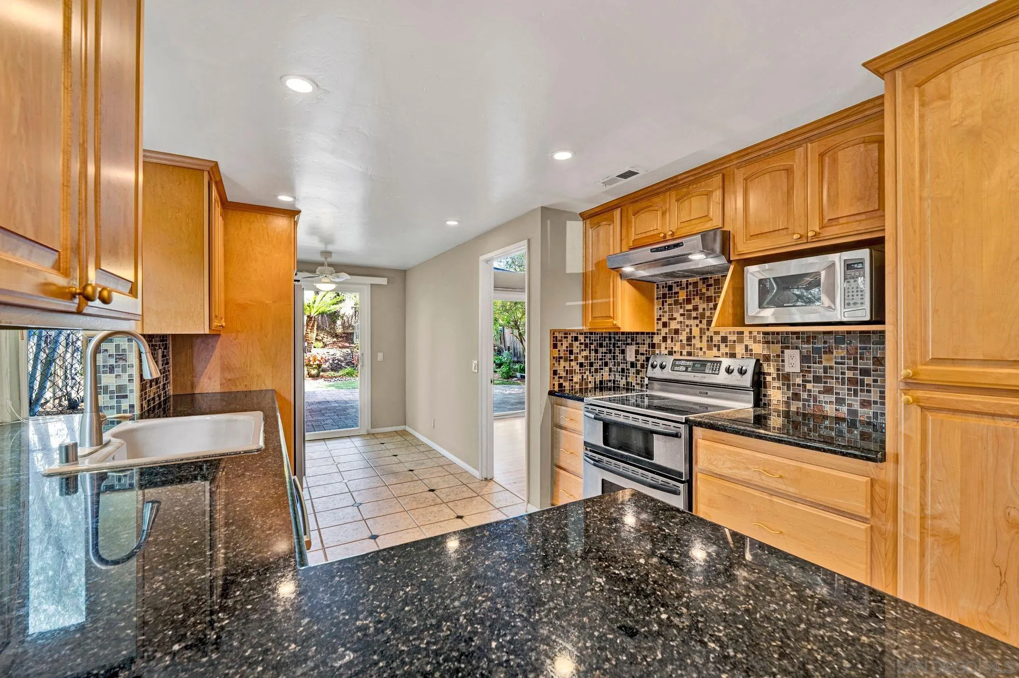 https://cdn.realtyfeed.com/cdn/127/250041383/fa47498dbb726a896021f6cbae970cc4.webp