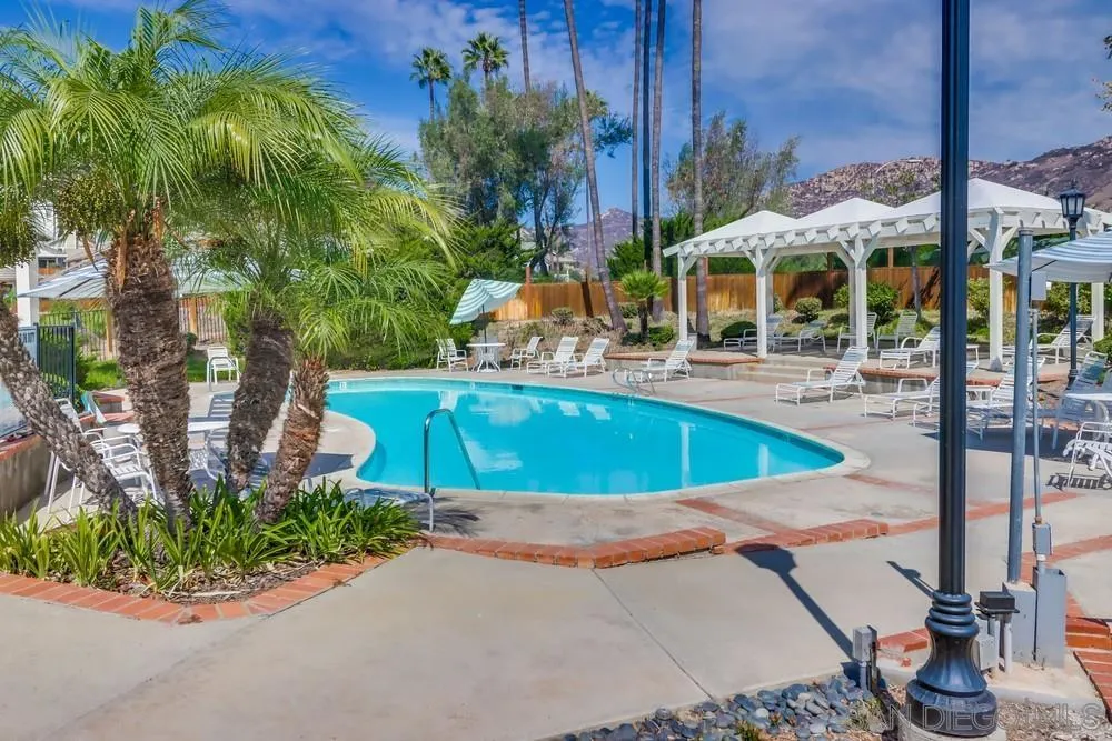 https://cdn.realtyfeed.com/cdn/127/250041386/39fdc3b37709e5ce7f02f7d28a00596e.webp