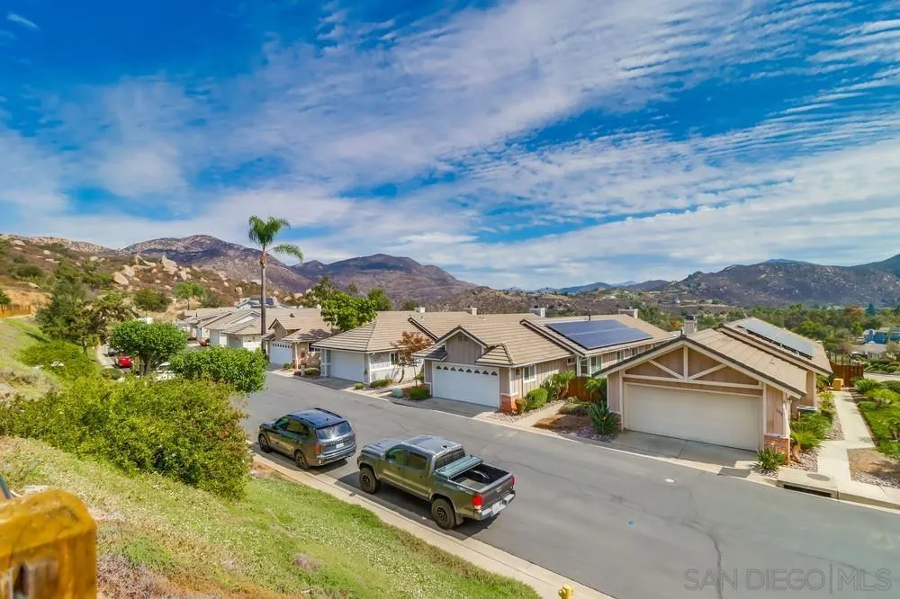 https://cdn.realtyfeed.com/cdn/127/250041386/4b2871173e2b404f81ea02a30e717e4a.webp