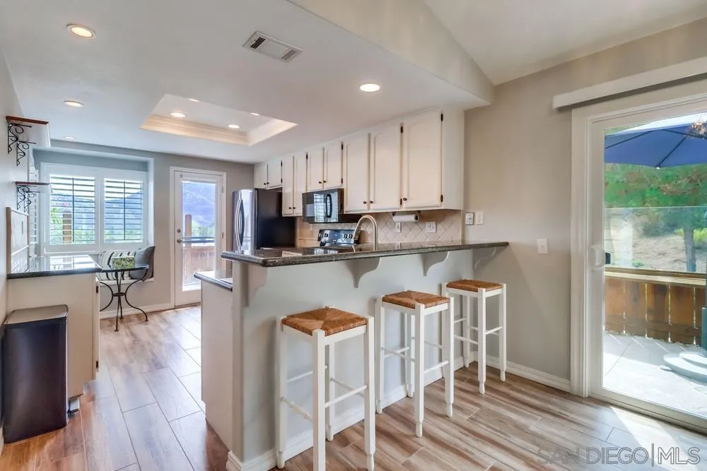 https://cdn.realtyfeed.com/cdn/127/250041386/94f808c34a531abfea6e41245416c2cc.webp