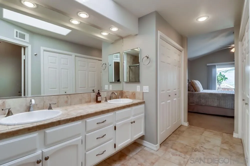 https://cdn.realtyfeed.com/cdn/127/250041386/9c65daa161c62a7729e4701575731d68.webp