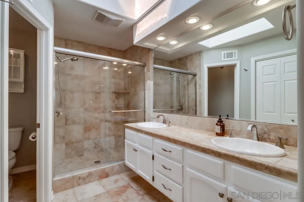 https://cdn.realtyfeed.com/cdn/127/250041386/a9f5f54910500eb26b74176b69a11636.webp