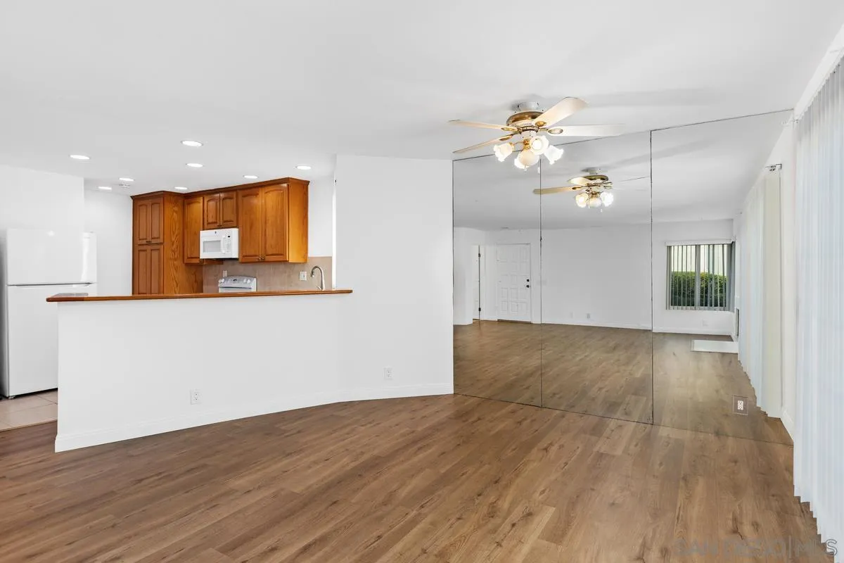 https://cdn.realtyfeed.com/cdn/127/250041387/4d16cb6c57cc2750921686a2a7cc4256.webp