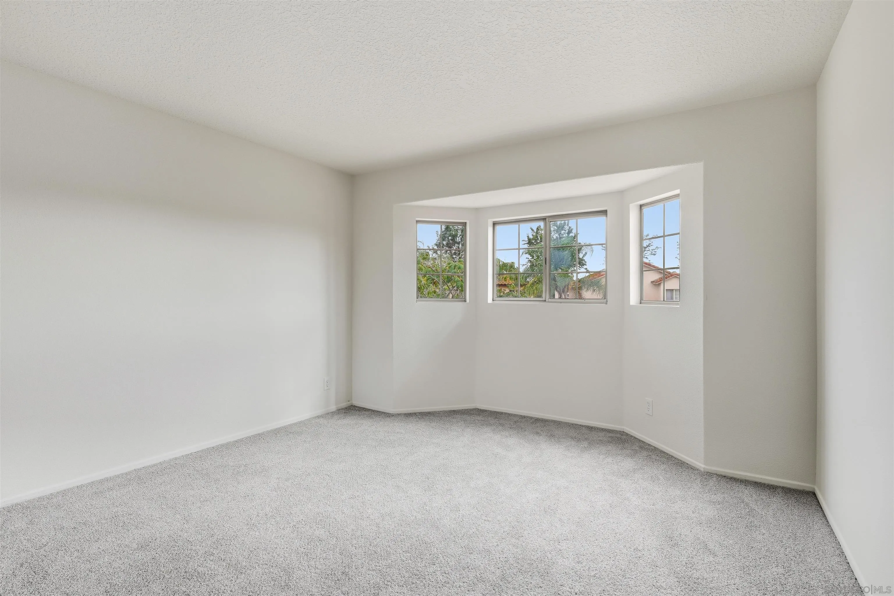 https://cdn.realtyfeed.com/cdn/127/250041388/3d531a2adec77aff11cf5ee2d713d869.webp