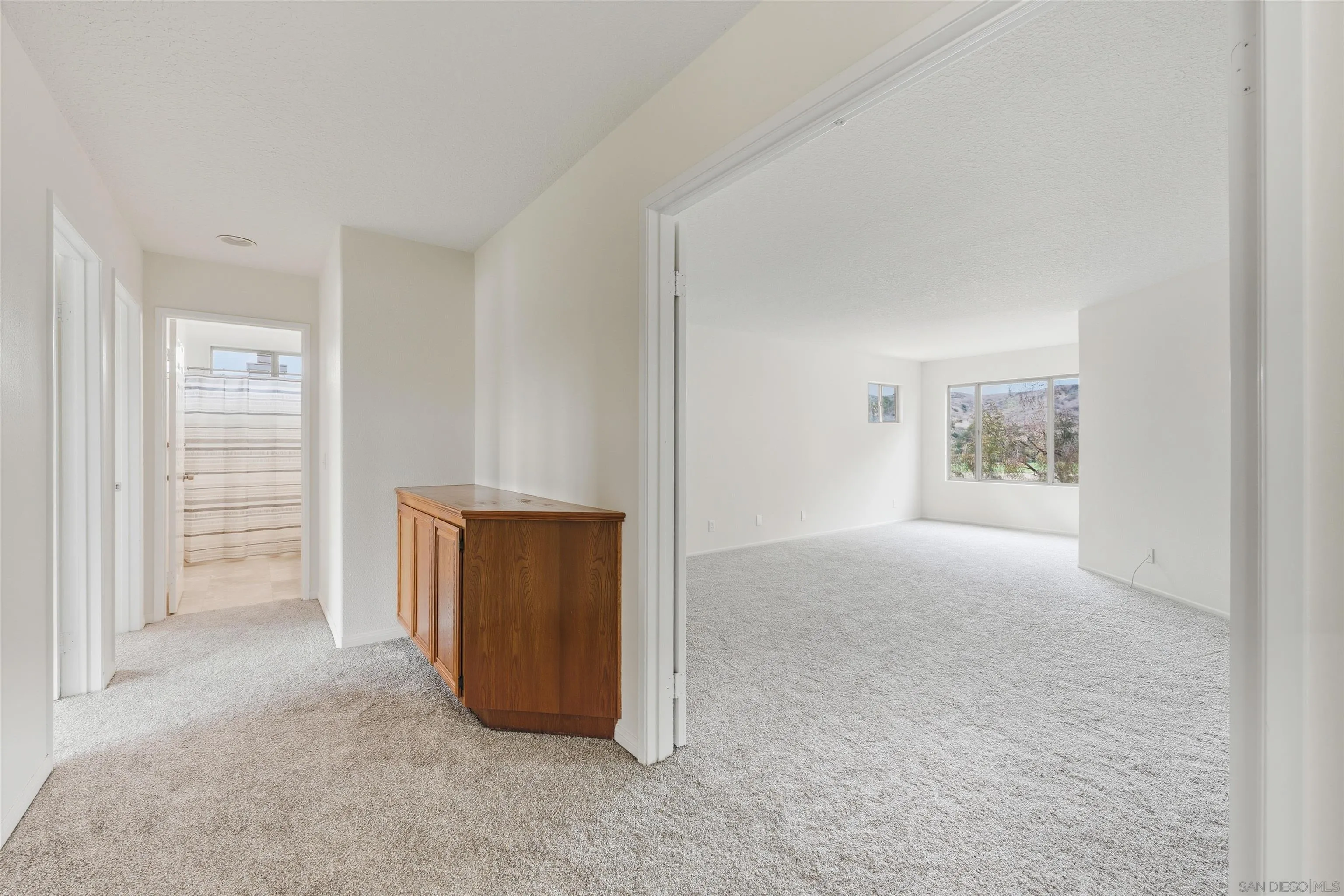 https://cdn.realtyfeed.com/cdn/127/250041388/7d91f426ffe7e2dd1e2514d156f476ac.webp