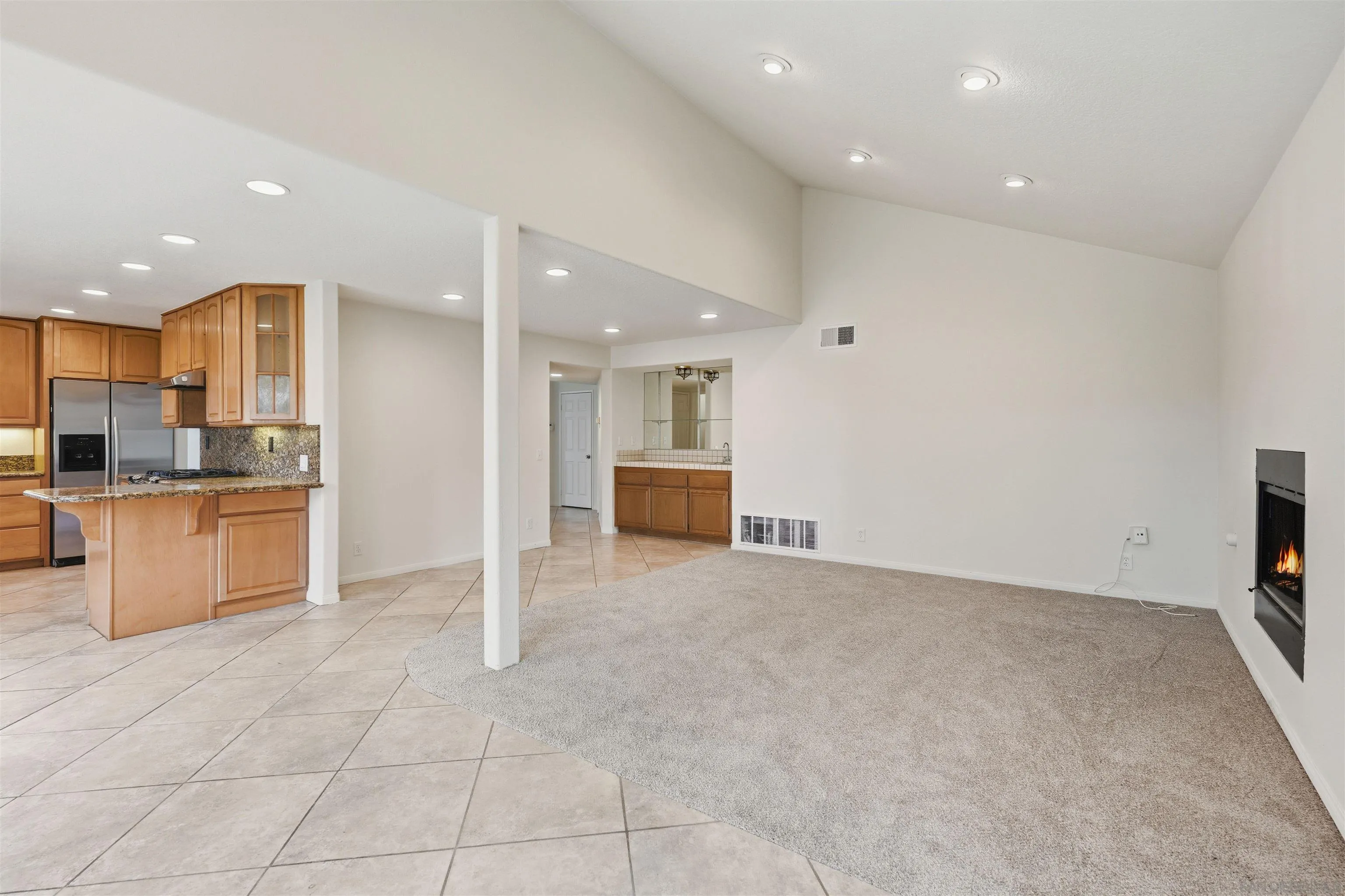 https://cdn.realtyfeed.com/cdn/127/250041388/82e1a2f860278fff039febf6a0d67d8d.webp
