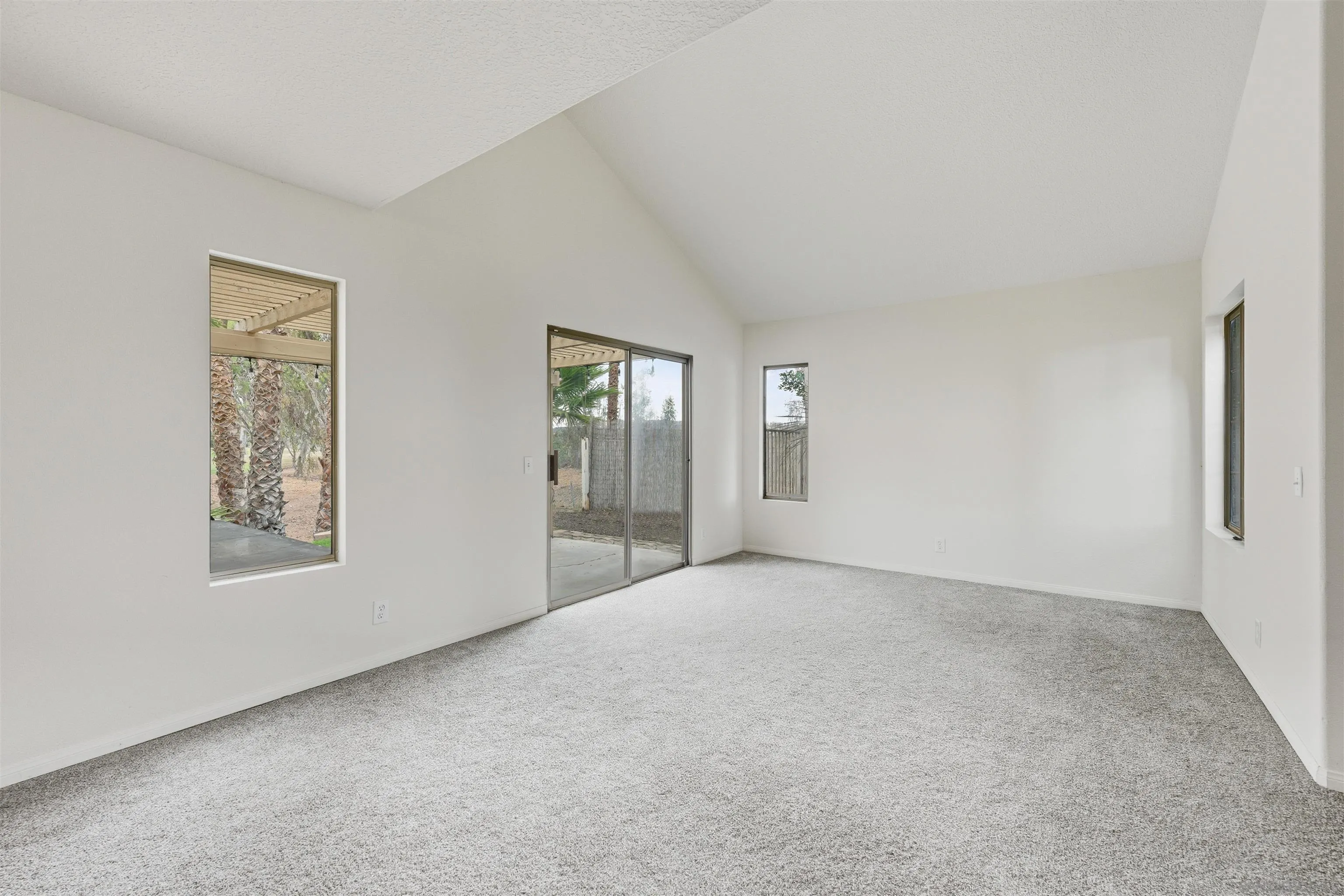 https://cdn.realtyfeed.com/cdn/127/250041388/b75fe427ec5cc9171d8aa4046be10b6b.webp