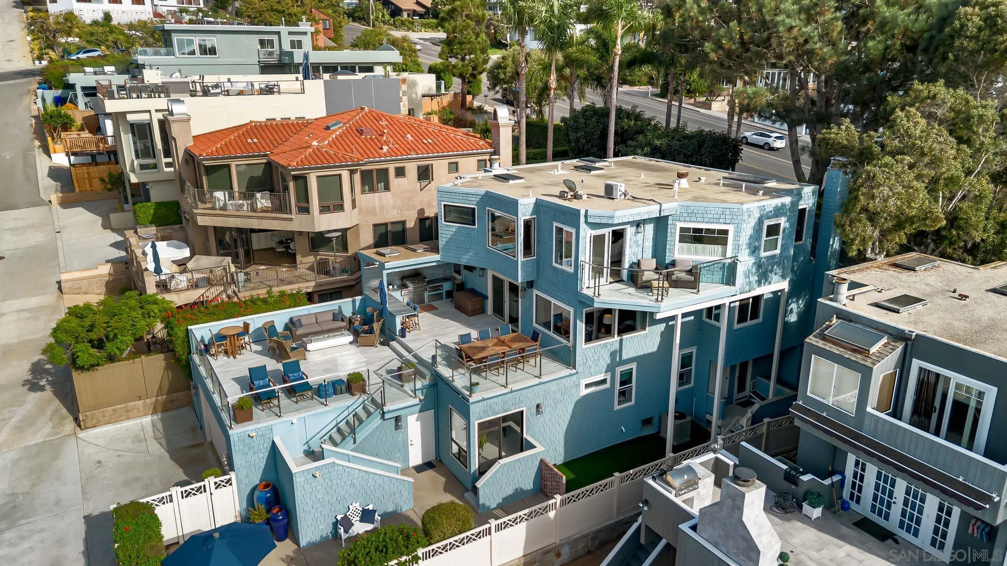 https://cdn.realtyfeed.com/cdn/127/250041389/889dacbe4b386f2763e3d35834a61a0f.webp