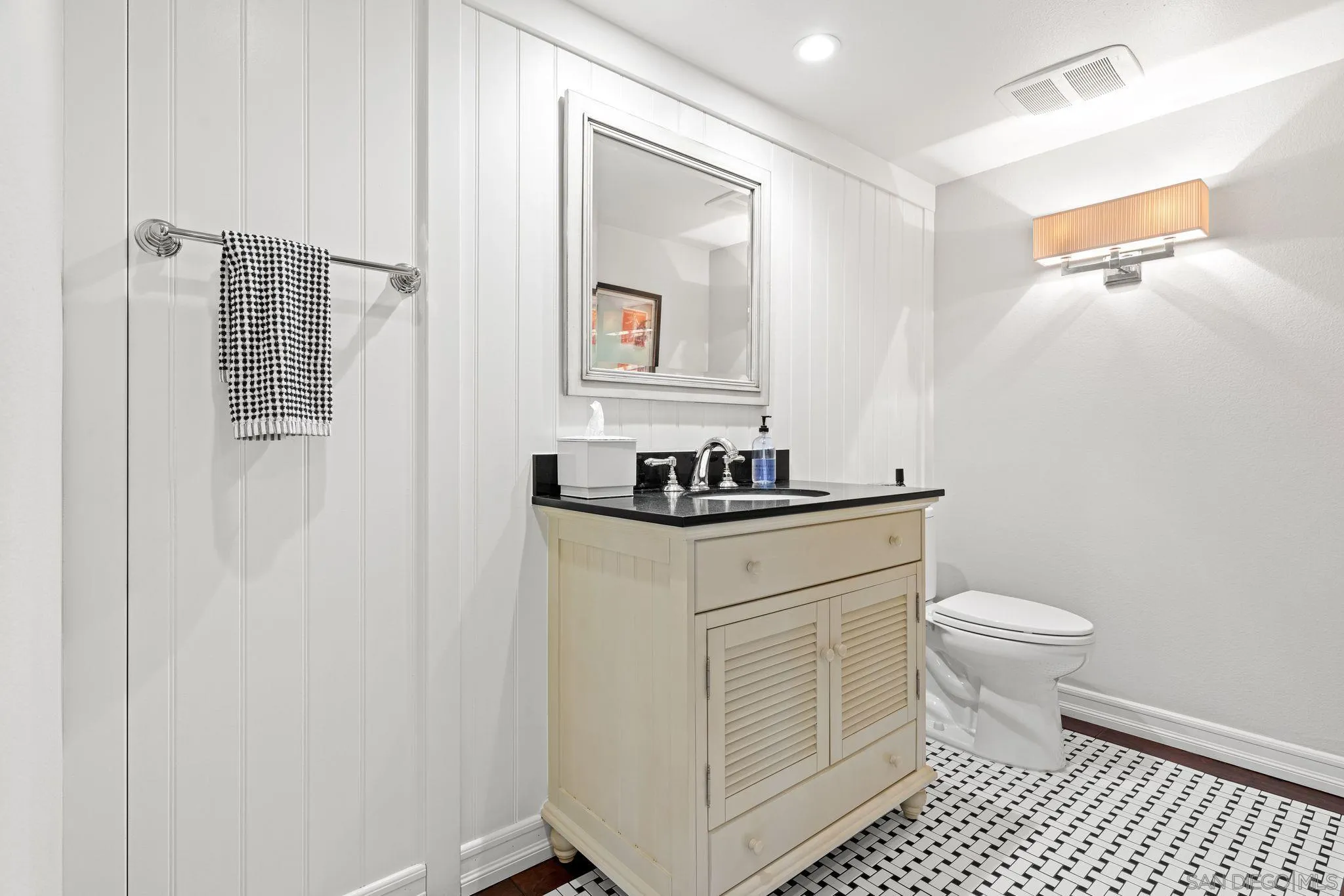 https://cdn.realtyfeed.com/cdn/127/250041389/e767f5e35e4f4c2d309fadc4fb7b3101.webp