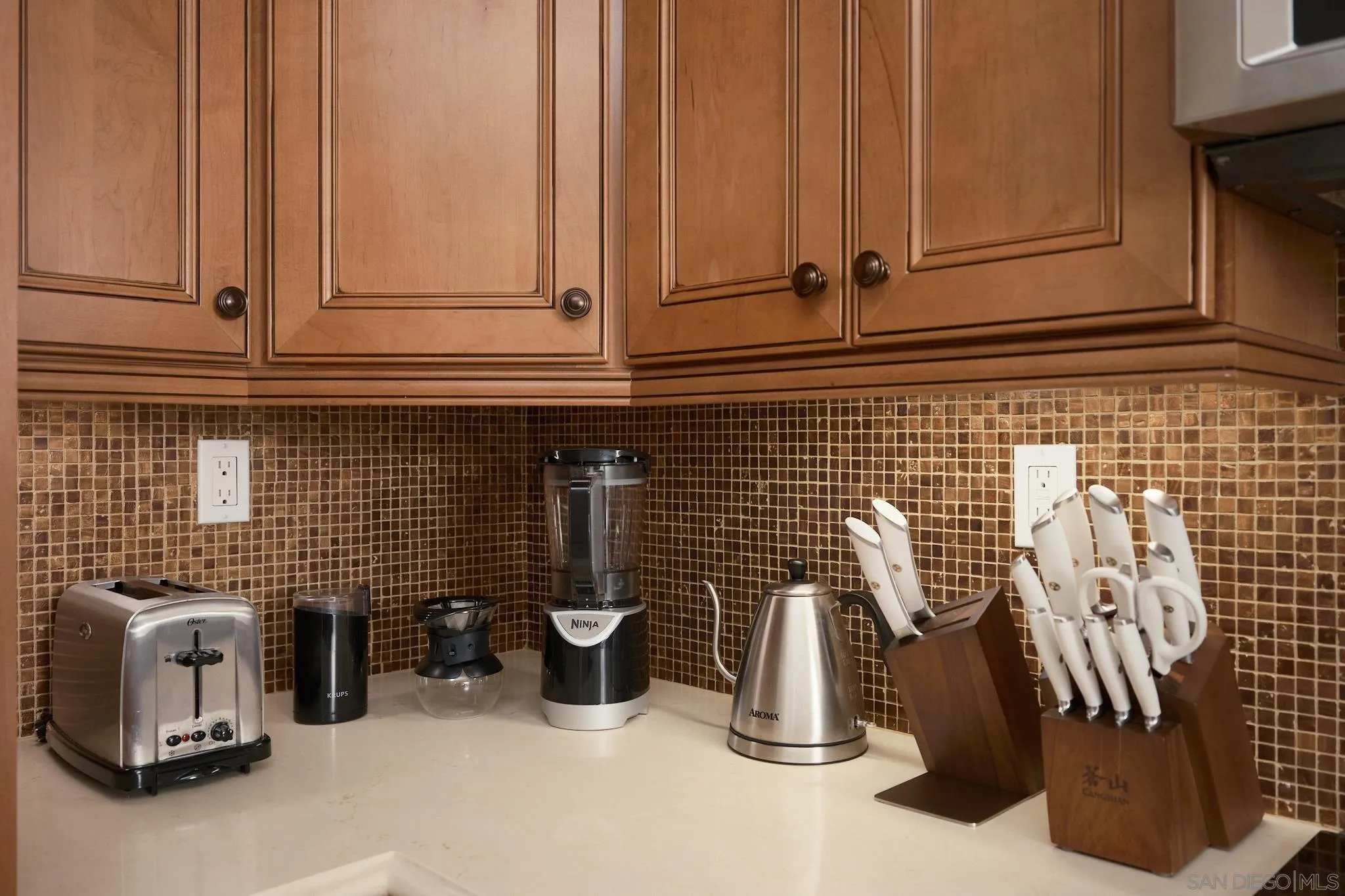 https://cdn.realtyfeed.com/cdn/127/250041393/a866d986afdb5b3acc0f8c0bbbee910c.webp
