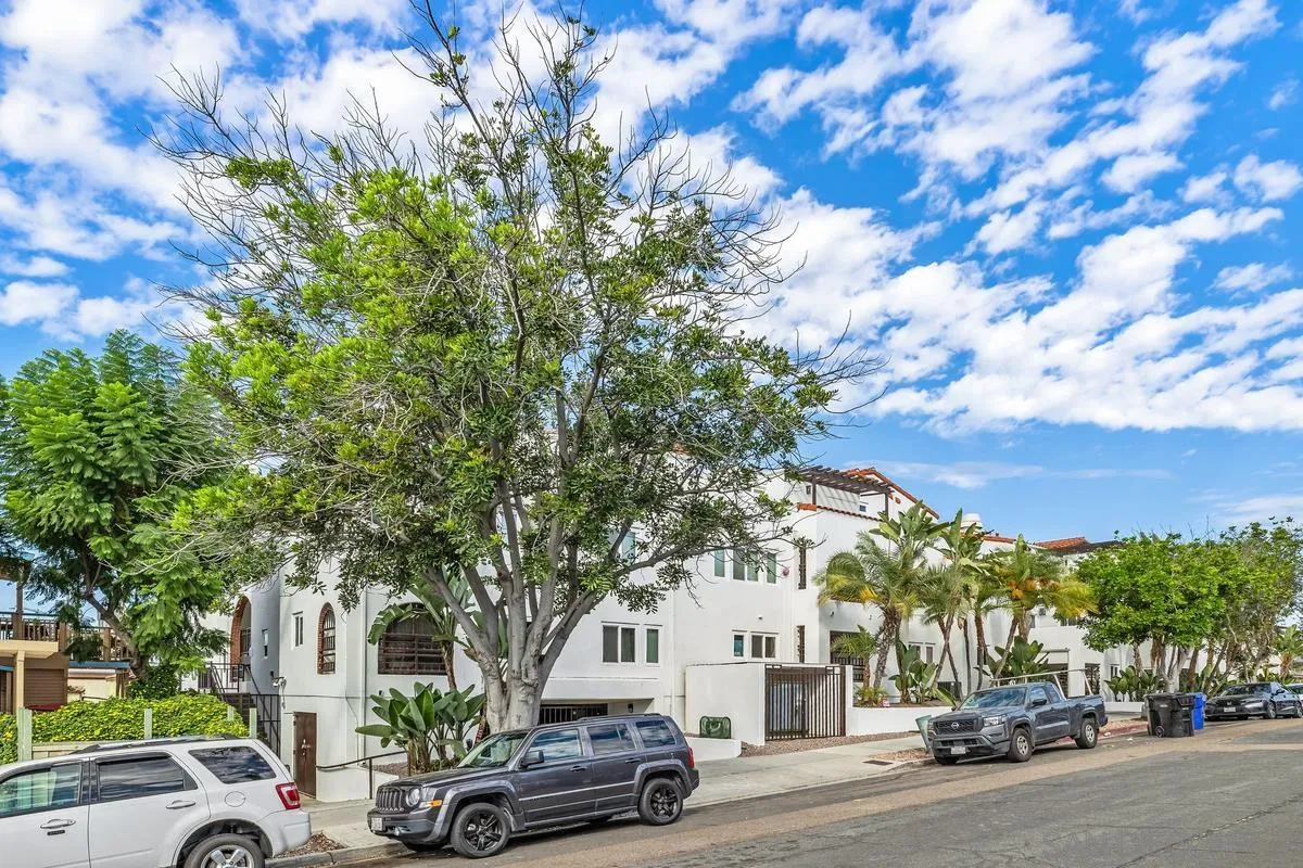 https://cdn.realtyfeed.com/cdn/127/250041395/17a963464d1b197db4e46ca6b5f8941a.webp
