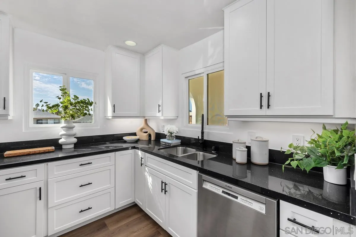https://cdn.realtyfeed.com/cdn/127/250041395/290f7235e3b484bb91488a01fe4a2041.webp