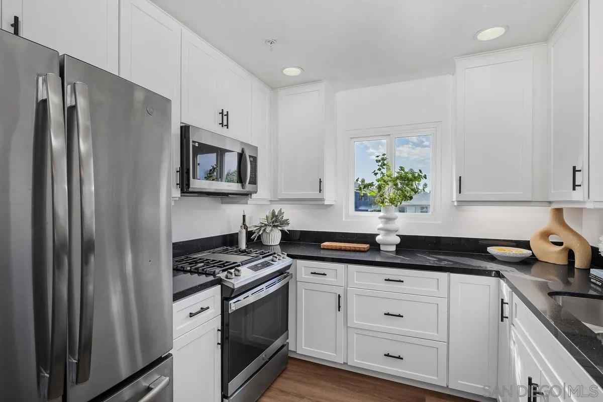 https://cdn.realtyfeed.com/cdn/127/250041395/b9d5c21bd00ba843ef0d7e36241d098c.webp