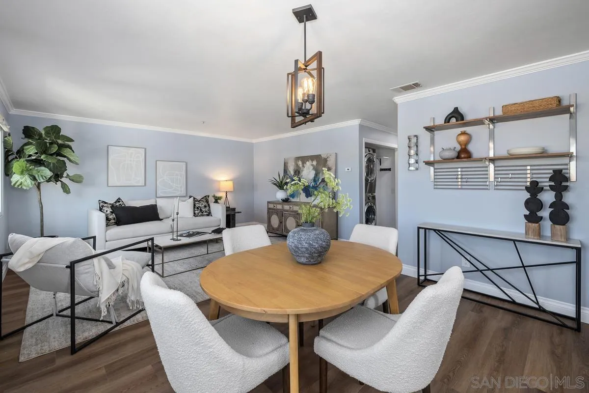 https://cdn.realtyfeed.com/cdn/127/250041395/f49e62dcbe7fe715a32006adb30ec509.webp