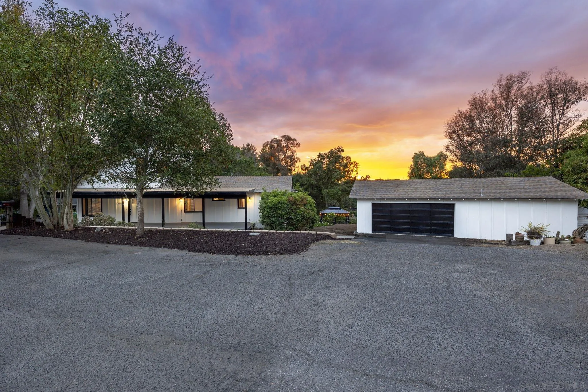 https://cdn.realtyfeed.com/cdn/127/250041396/8613553398998b69c20a23195fefb745.webp
