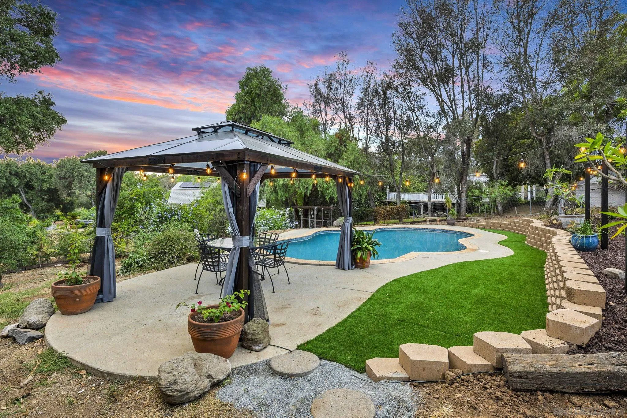 https://cdn.realtyfeed.com/cdn/127/250041396/ec26ac547f736426769b82e3f6370906.webp