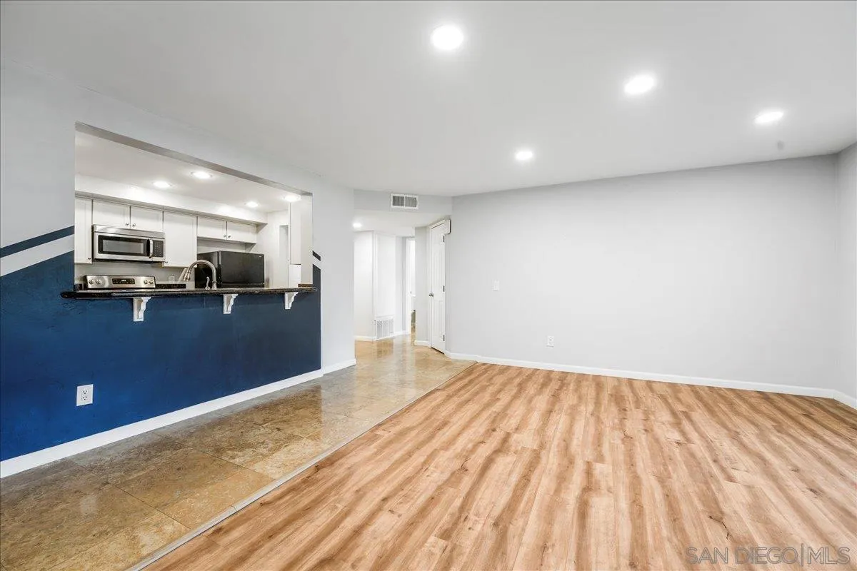 https://cdn.realtyfeed.com/cdn/127/250041401/6b414e41cc8e880d80085b38af7a8e2a.webp