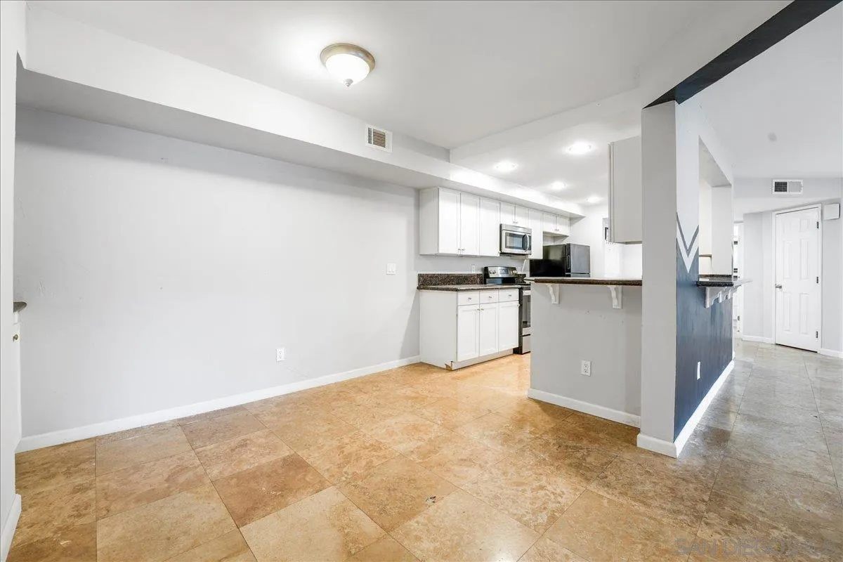 https://cdn.realtyfeed.com/cdn/127/250041401/fb936ba41a31e064730c7c16f650a54d.webp