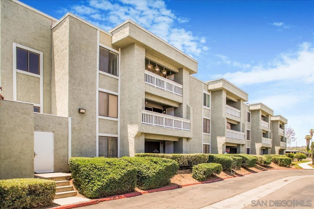 https://cdn.realtyfeed.com/cdn/127/250041401/fd7068d1d878621f489f0003684e2a6a.webp