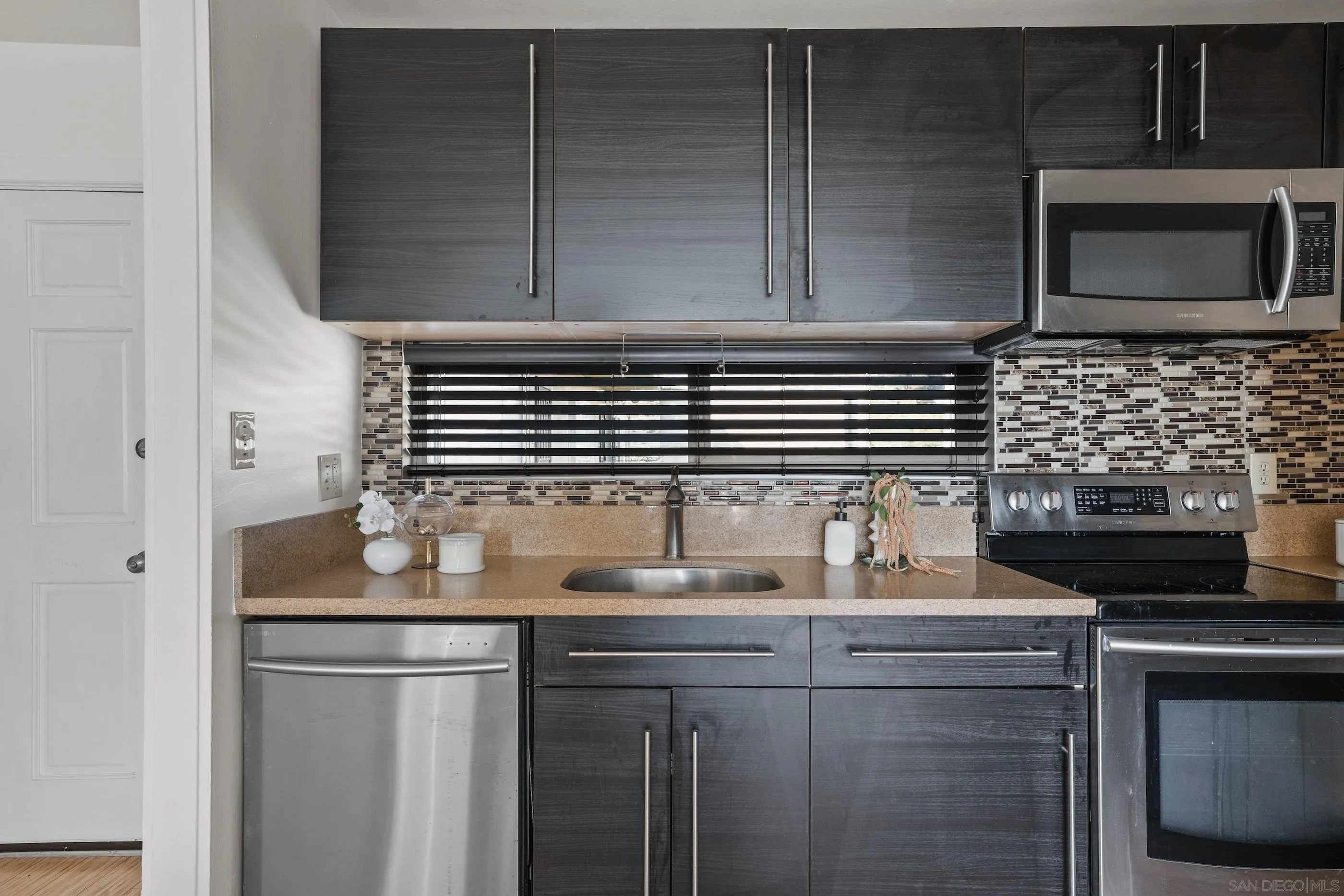 https://cdn.realtyfeed.com/cdn/127/250041403/362aa86f11a3d74c2249d7f8f9461a8b.webp