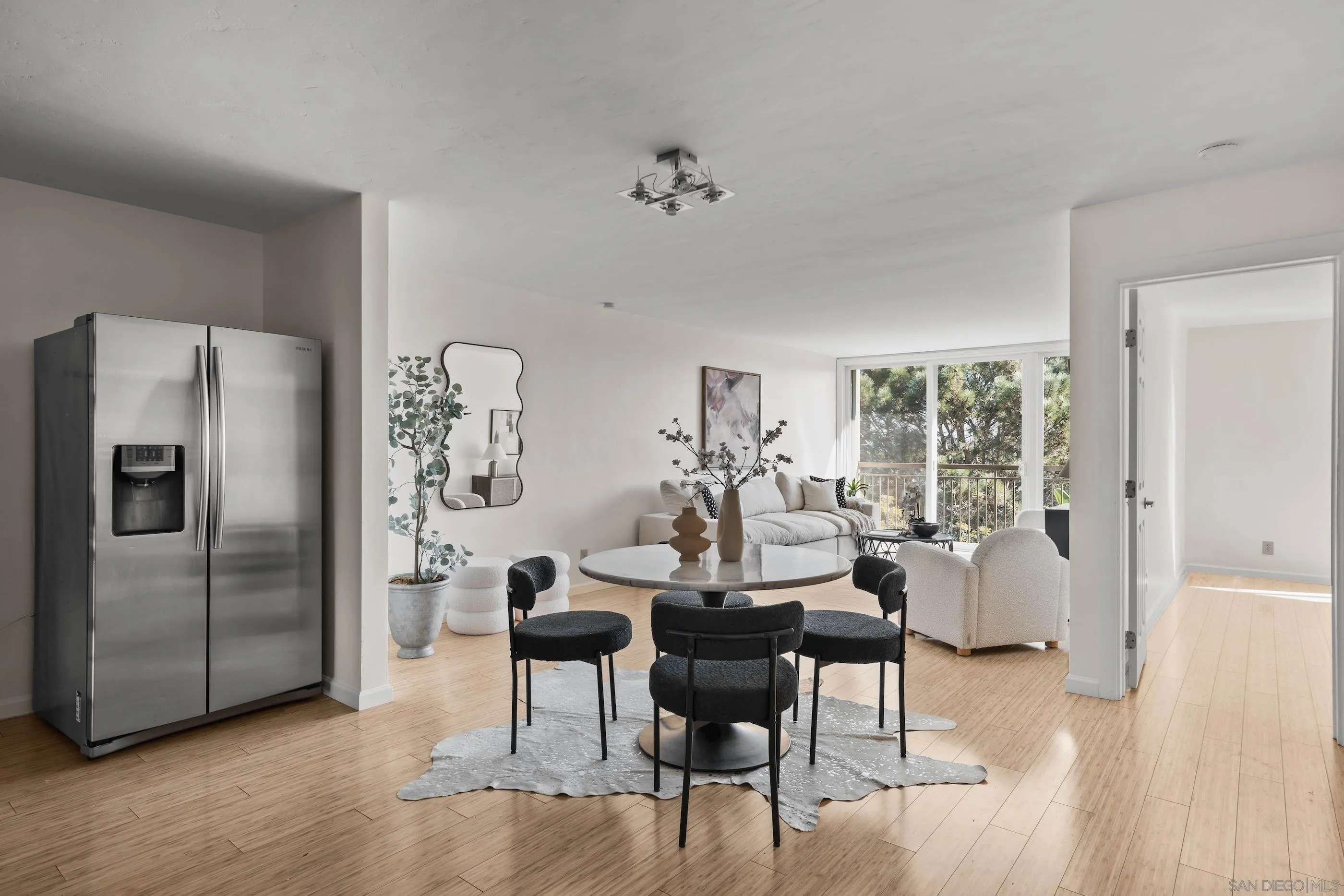 Photo #3: 250041403 Listing 