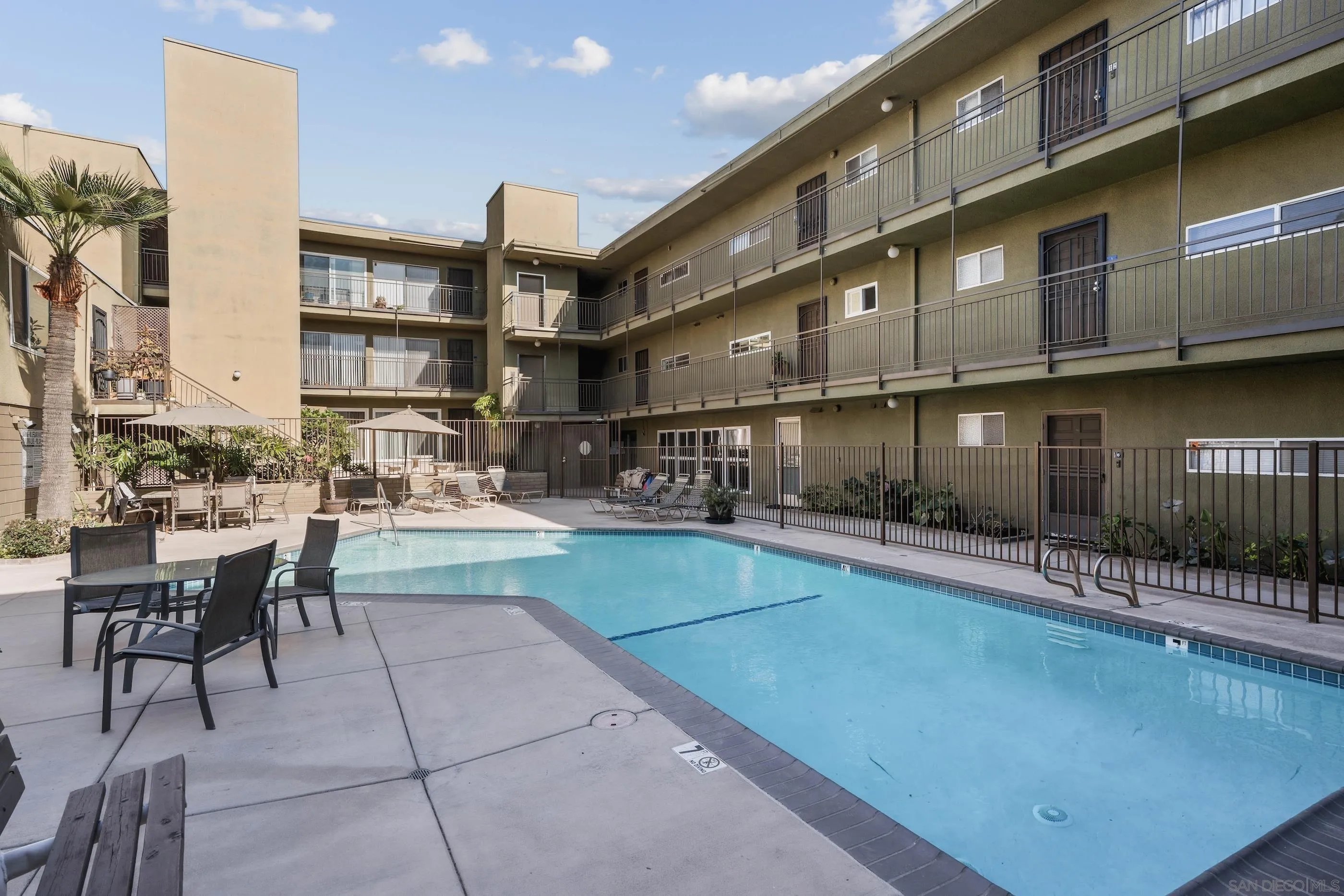 https://cdn.realtyfeed.com/cdn/127/250041403/a5eb8763b73f9c00b535cd9698a6ab62.webp