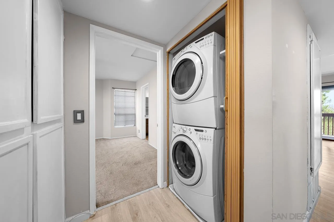 https://cdn.realtyfeed.com/cdn/127/250041404/7c0cefbd7ca37eea62cf5fad9270efd7.webp