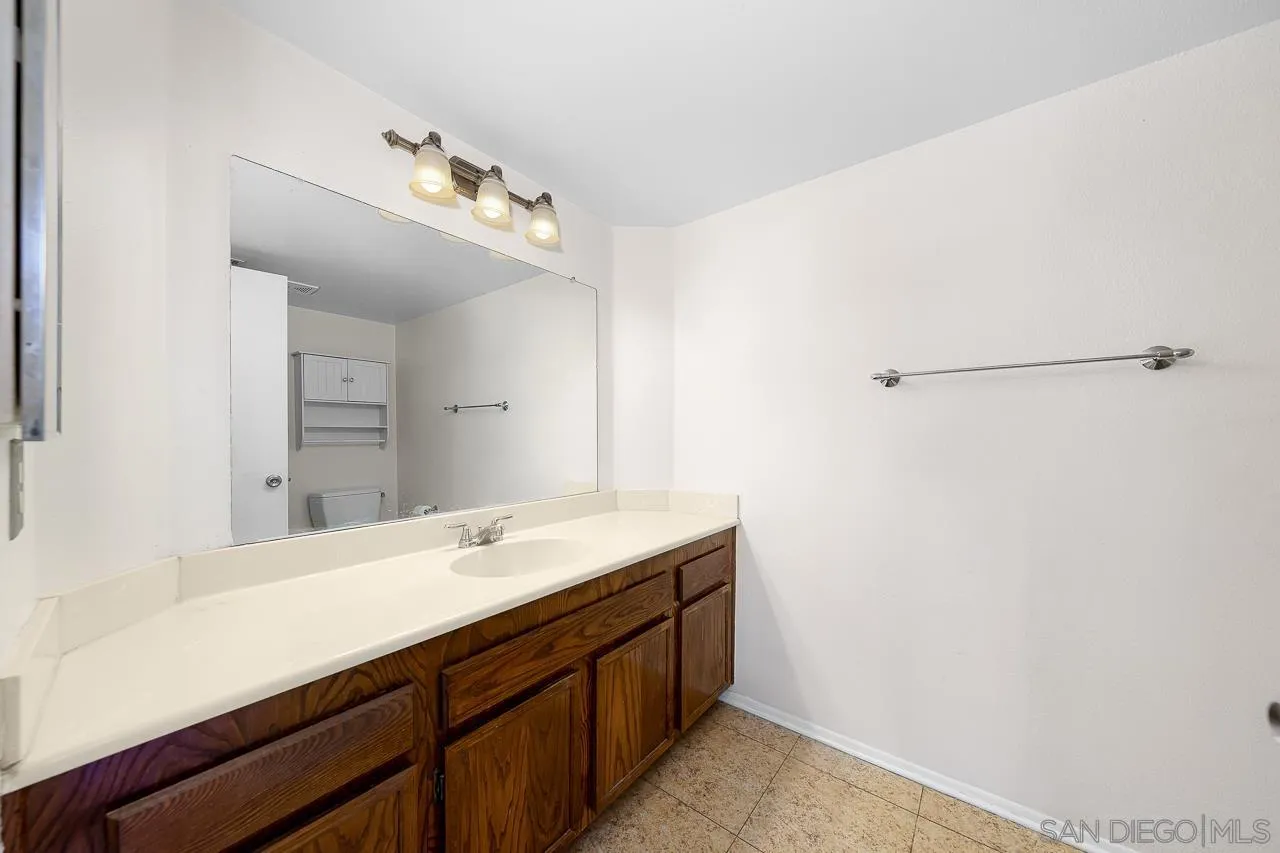 https://cdn.realtyfeed.com/cdn/127/250041404/bd1b49116e20b452e85f6f3d3674bde2.webp
