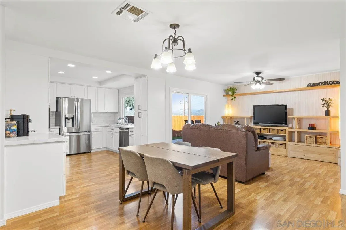 https://cdn.realtyfeed.com/cdn/127/250041405/47aa0483f1a0a5a4335c4cdfb967ab97.webp