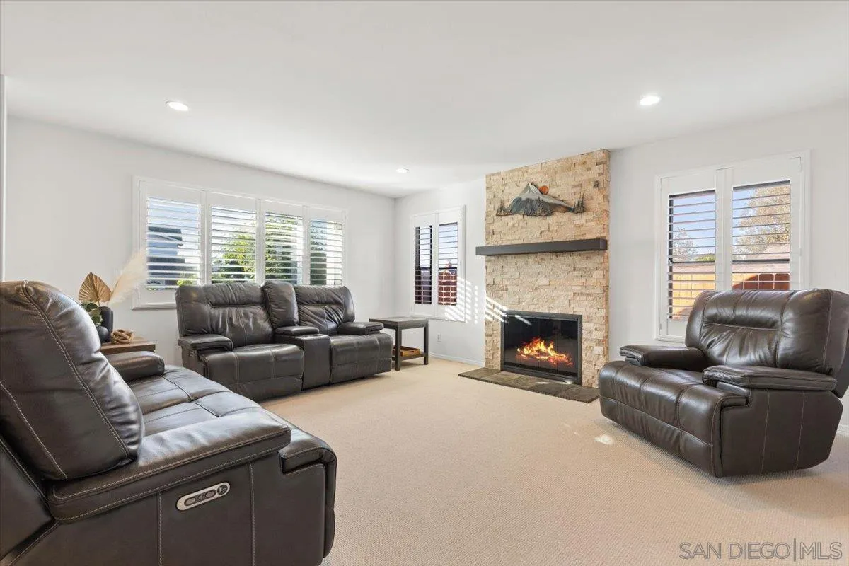https://cdn.realtyfeed.com/cdn/127/250041405/5b088f4dca69b1130acb1acaa8722b6b.webp