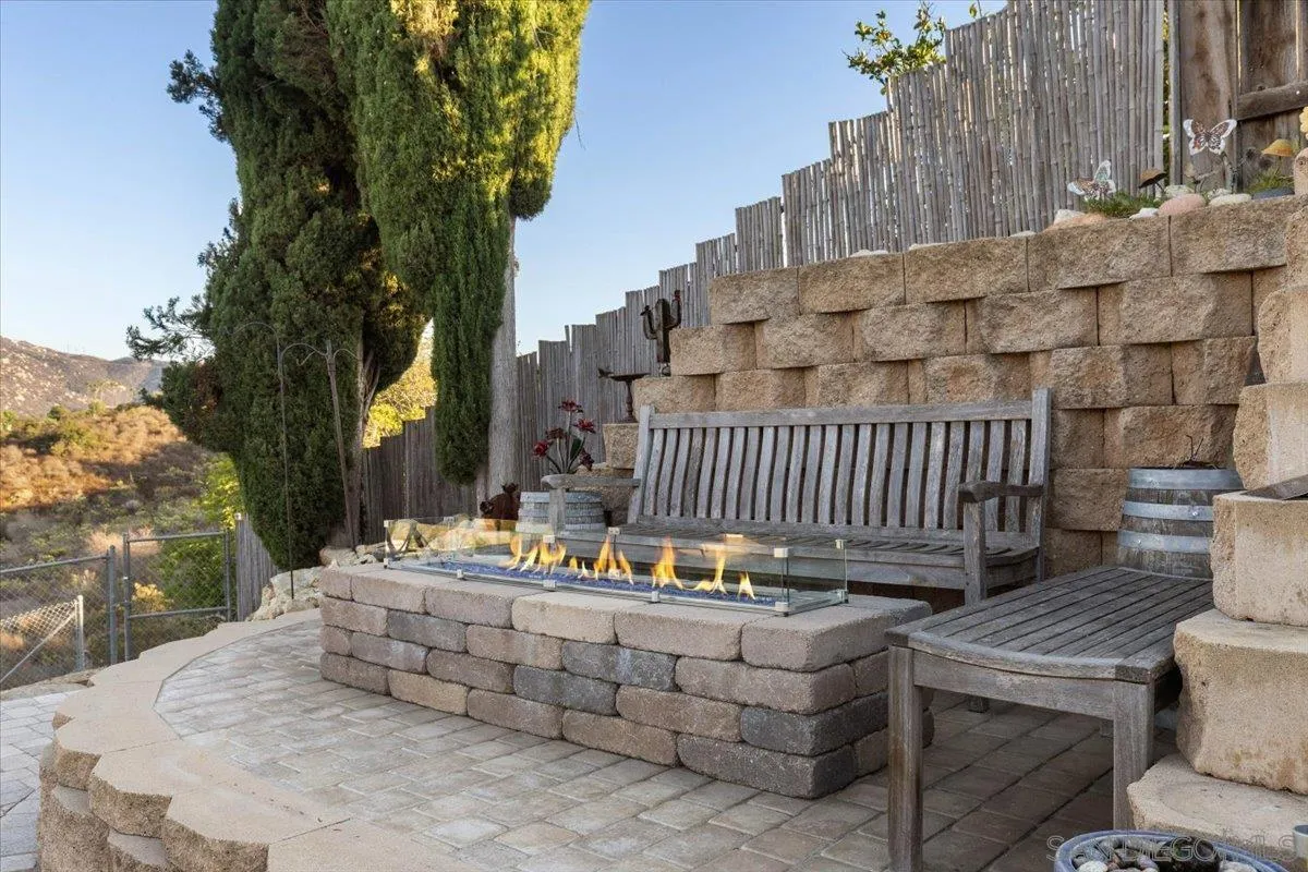 https://cdn.realtyfeed.com/cdn/127/250041405/684b6d5a2a897513cac22678fd1aa356.webp
