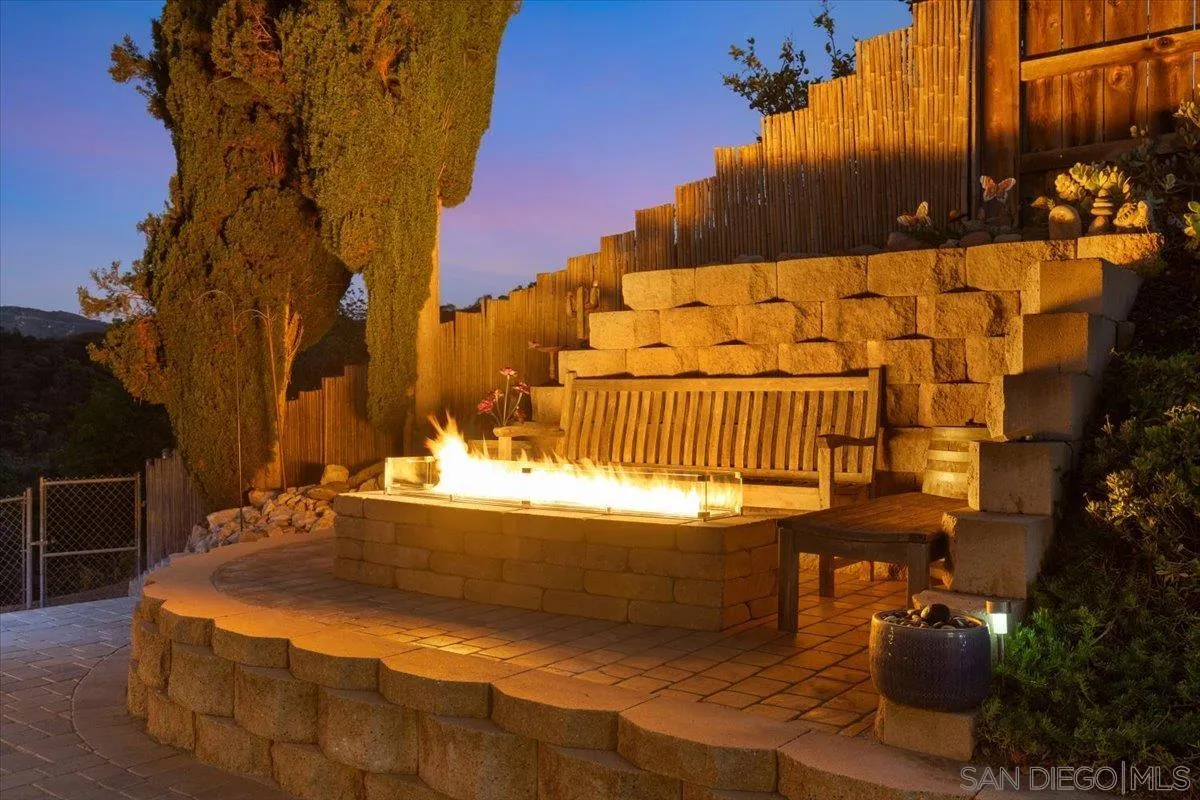 https://cdn.realtyfeed.com/cdn/127/250041405/7e56b3206c69bce510b32bbda3b466e3.webp