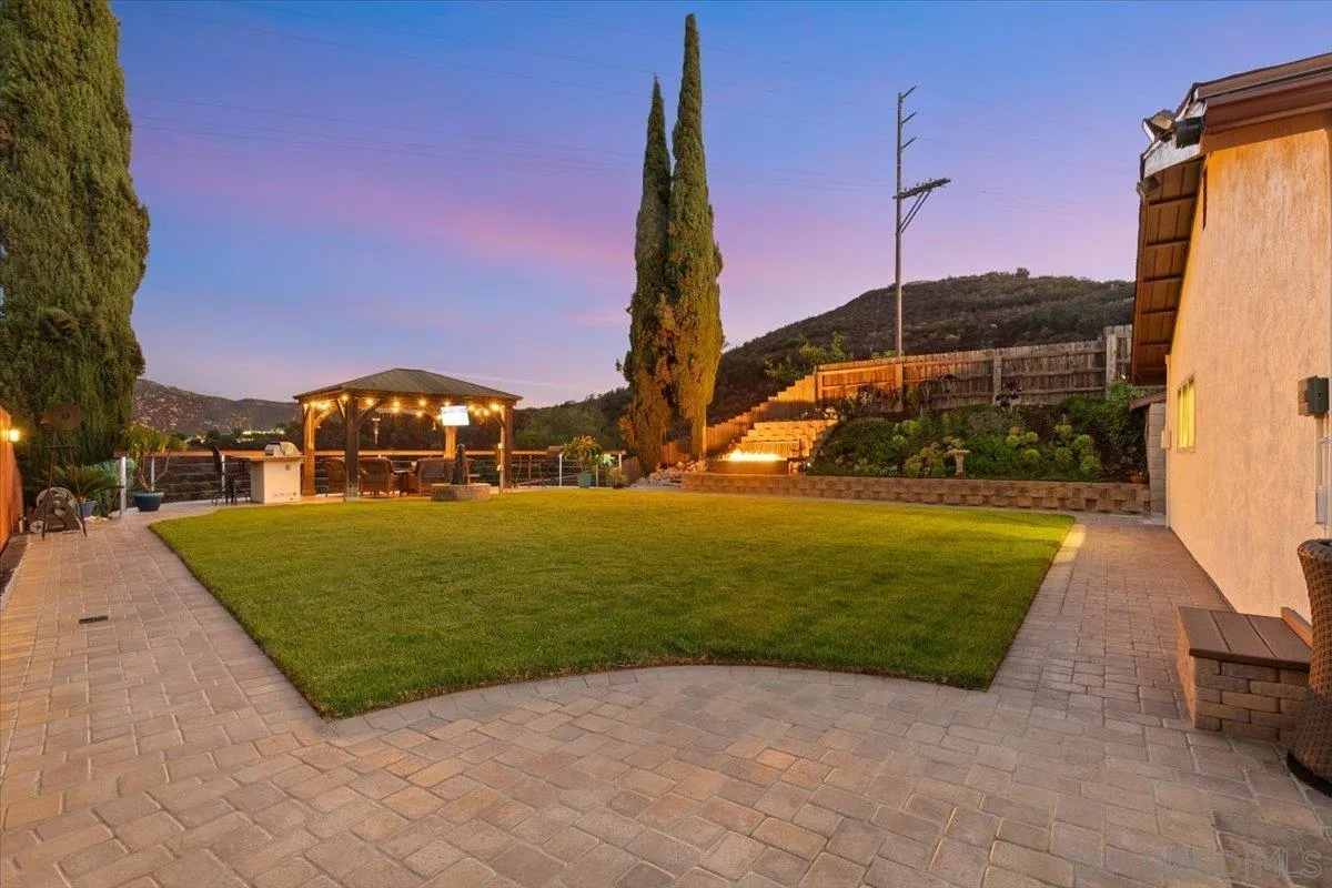 https://cdn.realtyfeed.com/cdn/127/250041405/8e400b3e534aa9b960fa268cdb3fc06b.webp