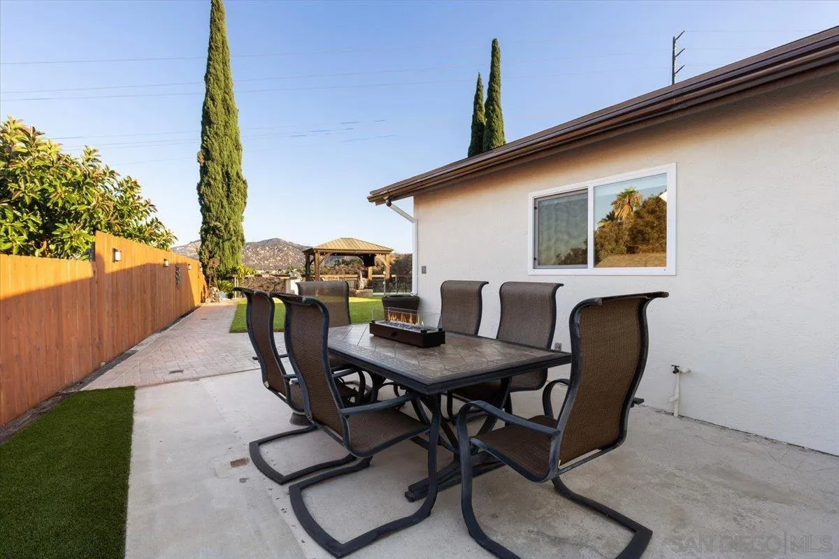 https://cdn.realtyfeed.com/cdn/127/250041405/da2d226dea2f8f25a26b36320fbaae0c.webp